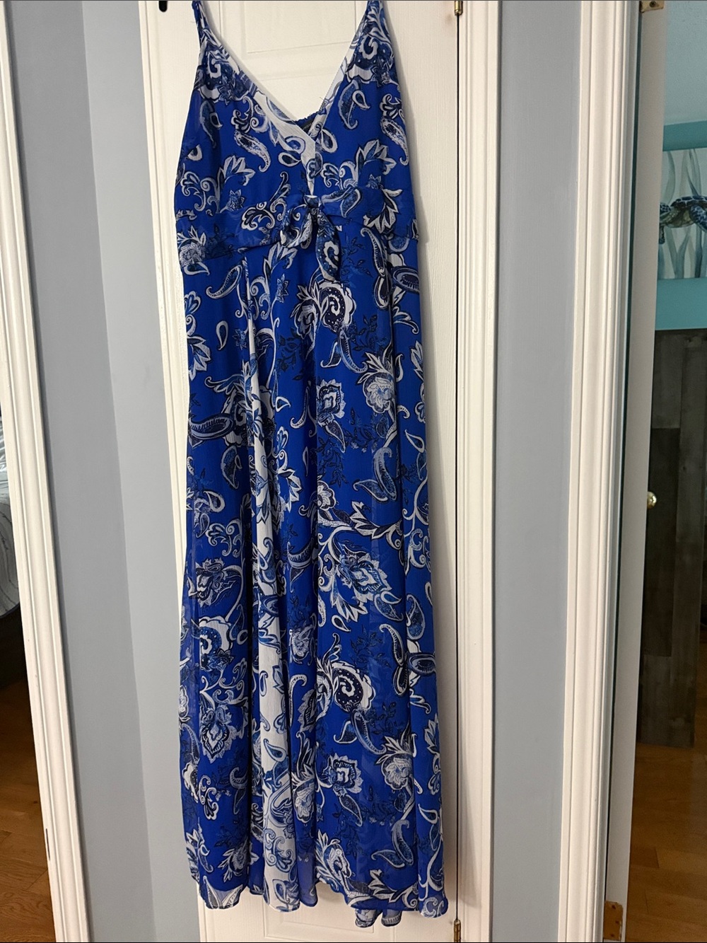 White House Black Market Blue and White Floral Dress